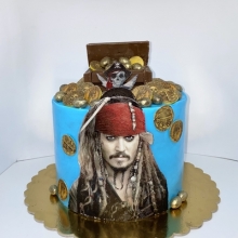 Торт "Пираты карибского моря" с тематическим декором.