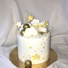 Праздничный, белоснежный торт, с элементами золотого декора, на крещение ребёнка, на заказ в Минске.