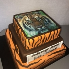Трехъярусный торт с тигром заказать в Минске