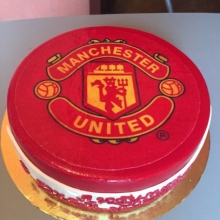заказать в минске торт с логотипом футбольного клуба манчестер.