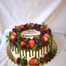 Торт ягодный без мастики заказать в Минске недорого.