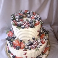Свадебный двухъярусный белый торт с ягодами и фруктами недорого купить минск
