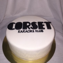 Торт праздничный с логотипом компании"Караоке Корсет"
